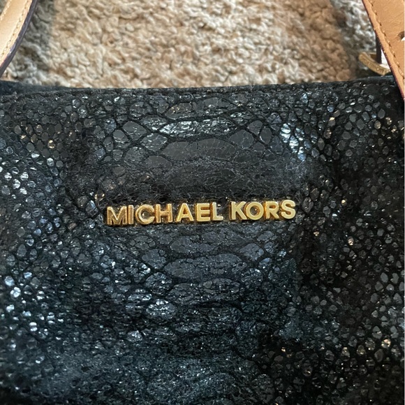 Michael Kors purse - Picture 4 of 16